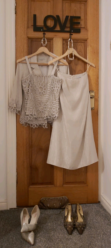 Wedding outfit/mother of the bride or 